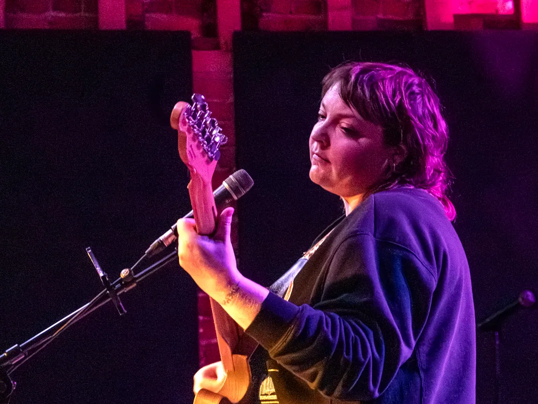 Chrisy Hurn (Basement Revolver) performing at Them Rising Vol. III.